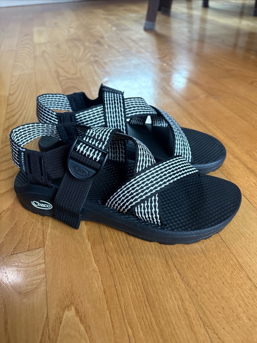 Chaco Mega Z/Cloud sandals Black White Wide Strap Shoes Strappy Womens Sz 8
